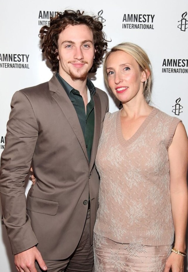 Le Couple Le Plus Insolite D Hollywood Aaron Taylor Johnson Et Sa 